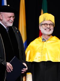 Dr. Joan Sabate Receives Distinguished Investigator Award